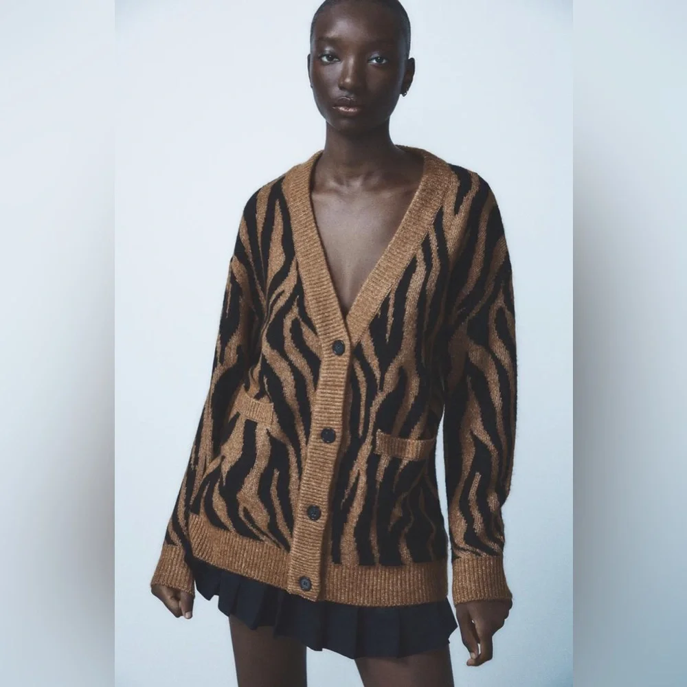 ZARA ANIMAL PRINT JACQUARD KNIT CARDIGAN - Picture 1 of 10